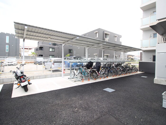 物件外観写真5　(駐輪場)