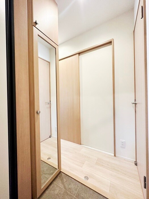 物件内観写真7　(玄関)