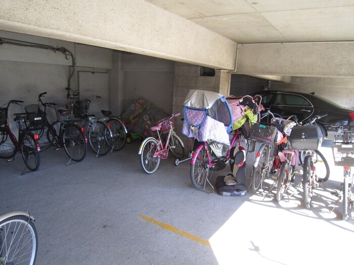 物件外観写真3　(駐輪場)