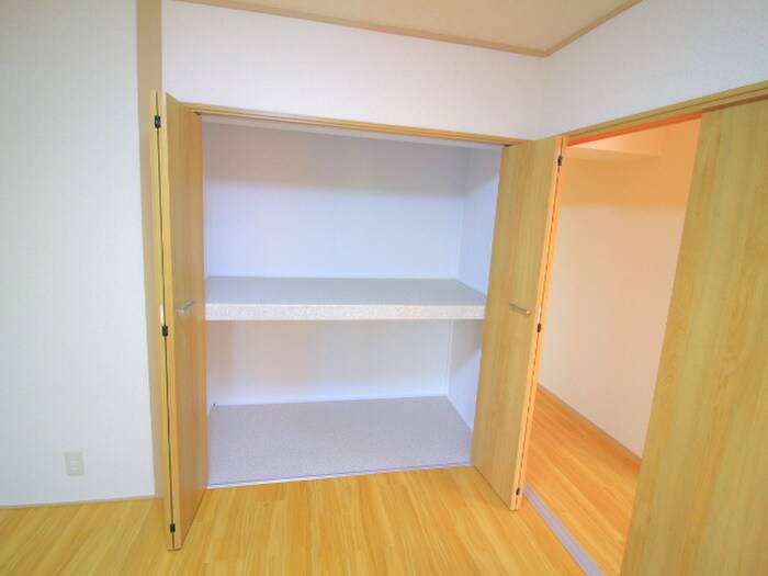 物件内観写真10　(収納)