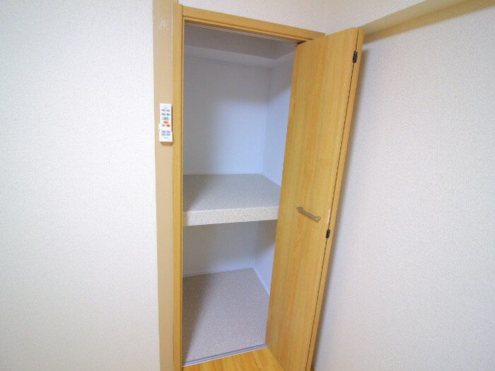 物件内観写真16　(収納)