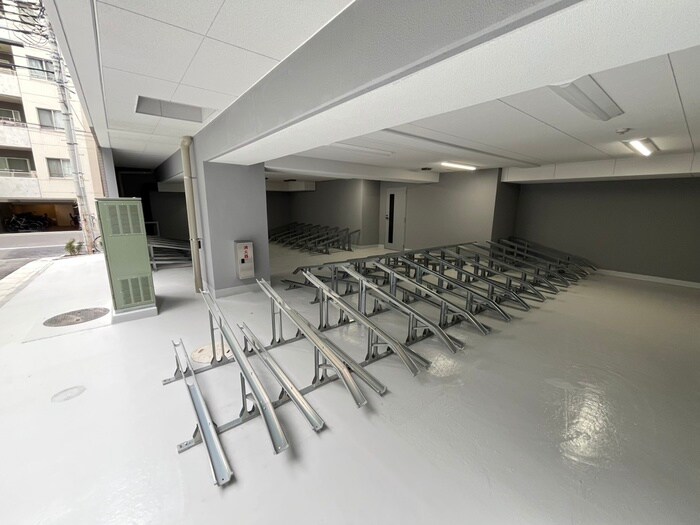 物件外観写真3　(駐輪場)