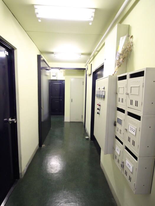 物件外観写真5　(エントランス部分)