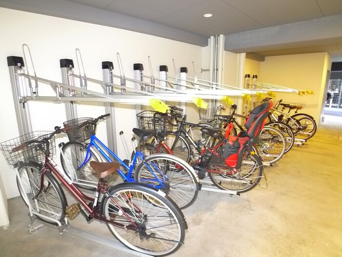 物件外観写真6　(駐輪場)