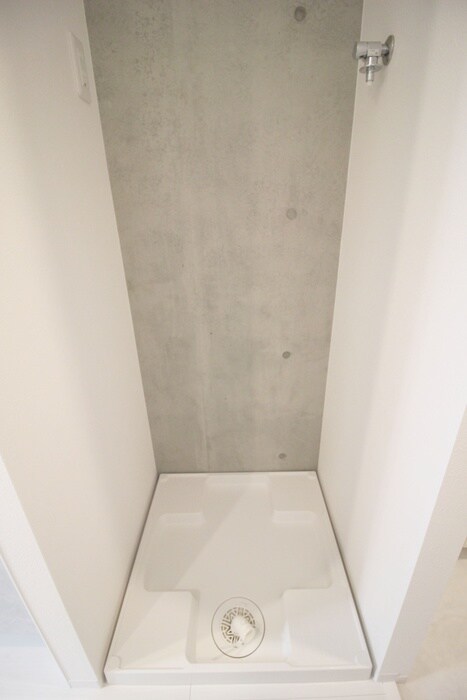 物件内観写真15　(洗濯機置場)