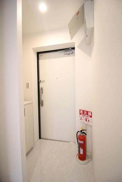 物件内観写真16　(玄関)