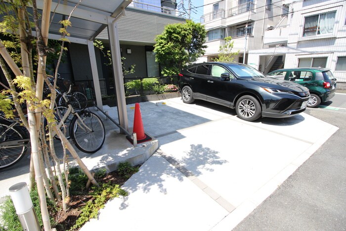 物件外観写真3　(駐車場)