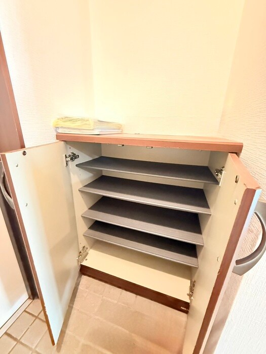 物件内観写真15　(靴箱)