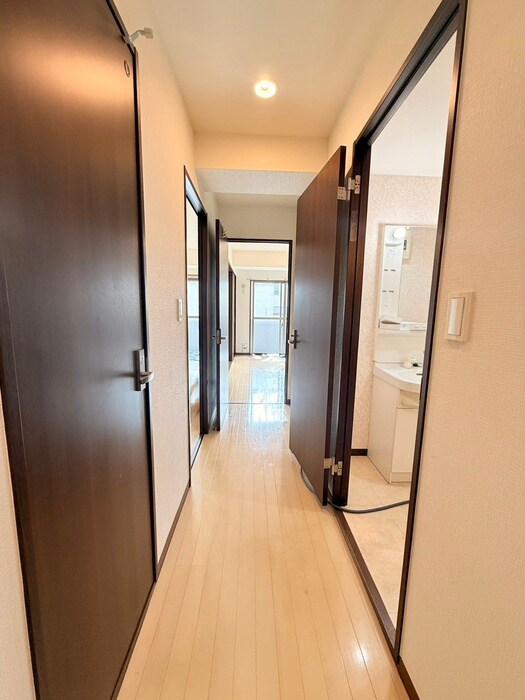 物件内観写真16　(廊下)