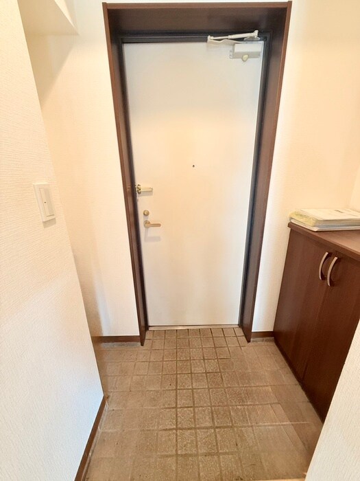 物件内観写真17　(玄関)