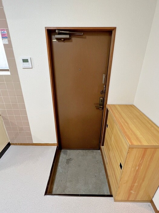 物件内観写真14　(玄関)