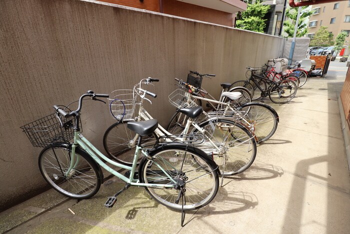 物件外観写真4　(駐輪場)