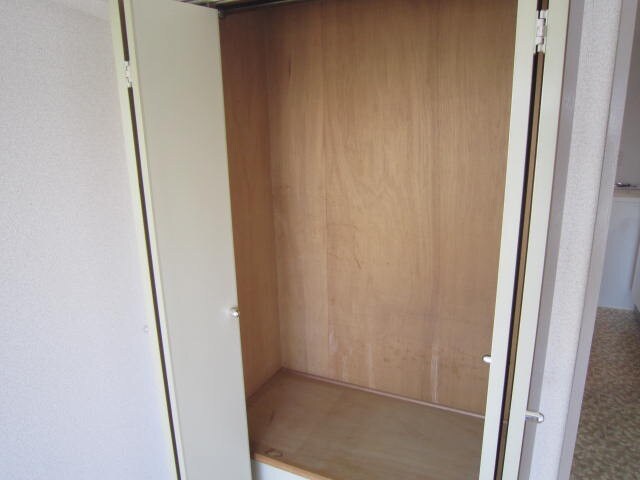 物件内観写真12　(収納)