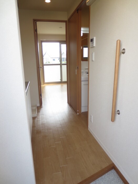 物件内観写真15　(玄関)