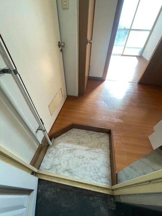 物件内観写真17　(玄関)