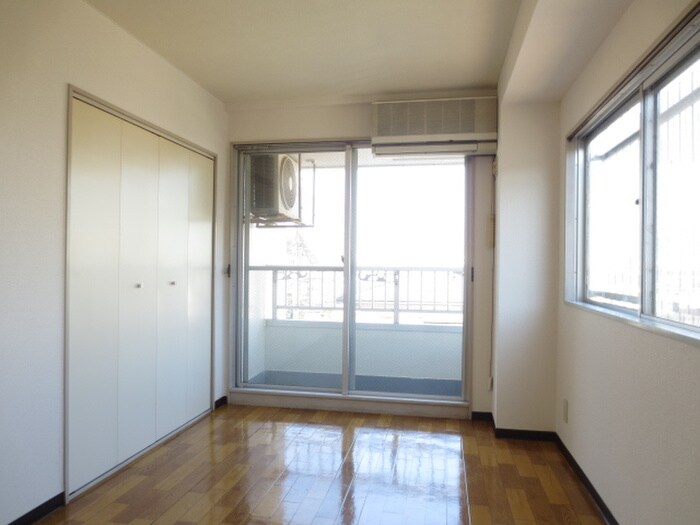 物件内観写真4　(居室)