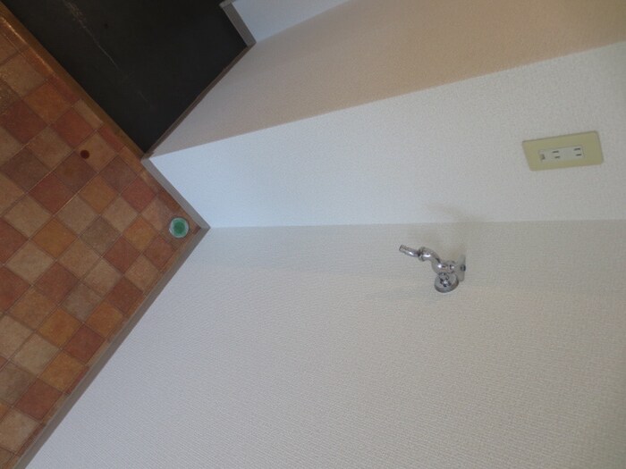 物件内観写真11　(洗濯機置場)