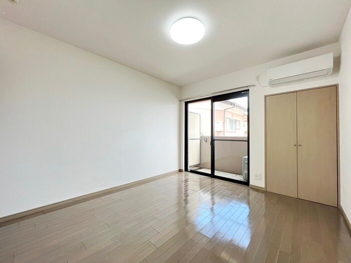 物件内観写真9　(居室)