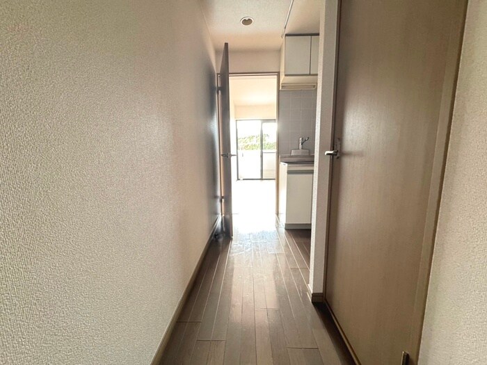 物件内観写真19　(廊下)