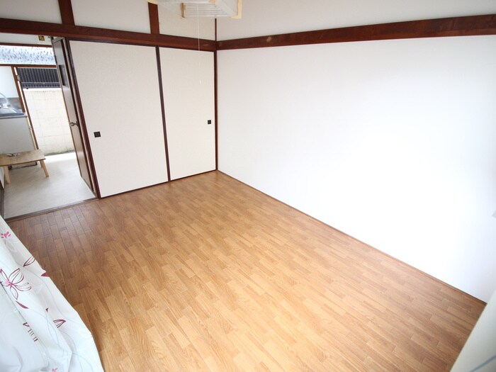 物件内観写真8　(居室)