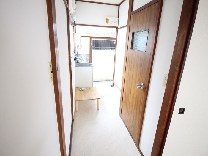物件内観写真12　(廊下)