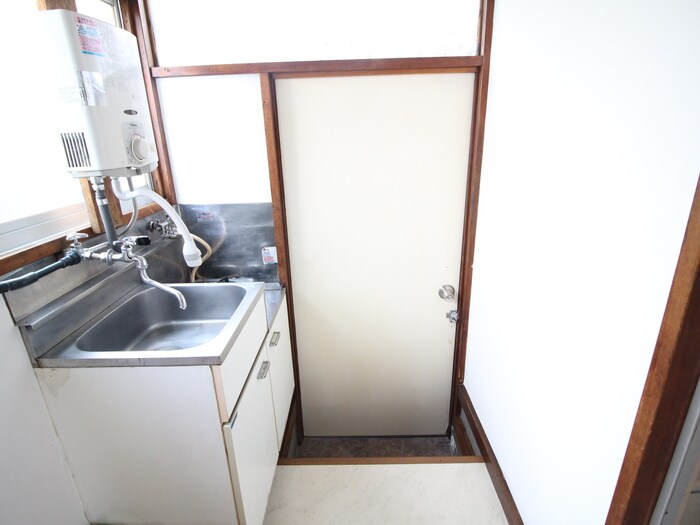 物件内観写真18　(玄関)