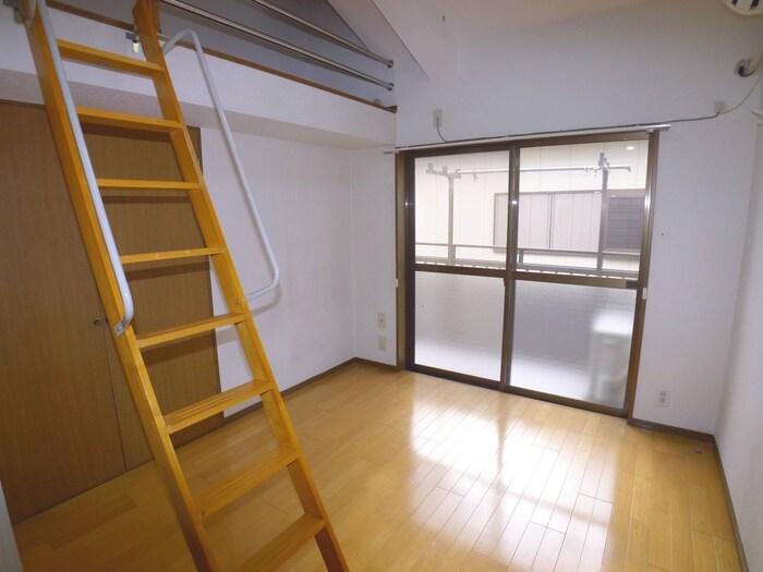 物件内観写真9　(居室)