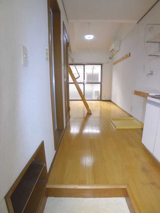 物件内観写真18　(玄関)