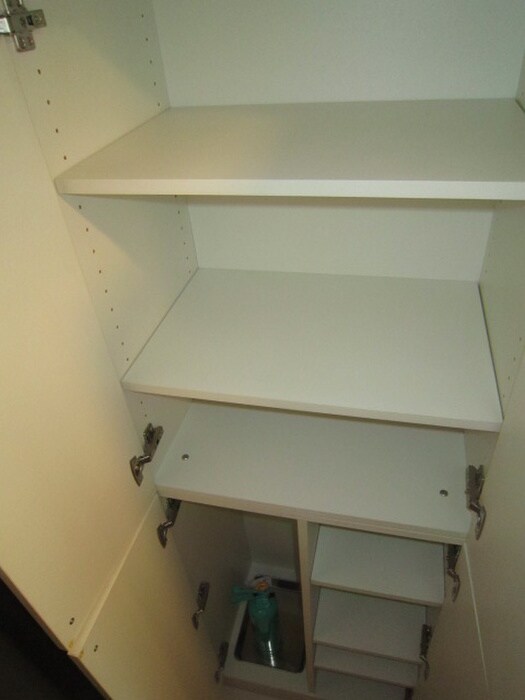 物件内観写真8　(靴箱)