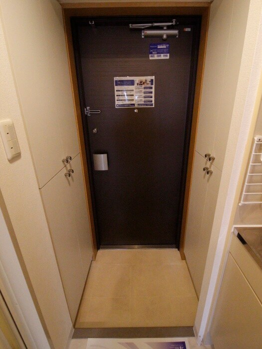 物件内観写真14　(玄関)