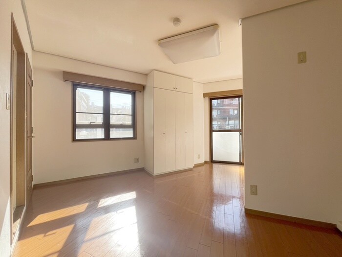 物件内観写真5　(玄関)