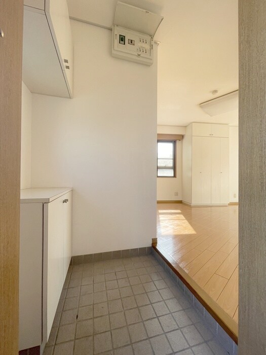 物件内観写真16　(玄関)