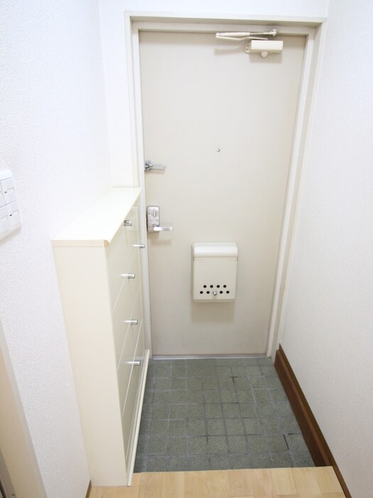 物件内観写真16　(玄関)