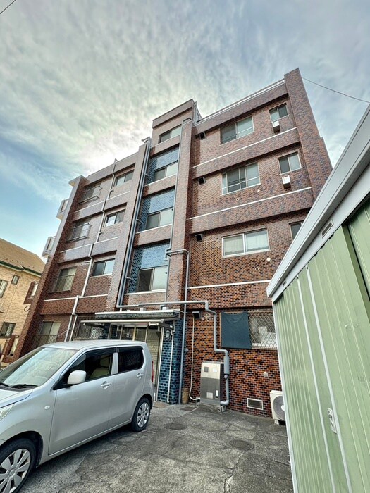 物件外観写真3　(駐車場)