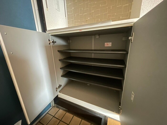 物件内観写真18　(靴箱)