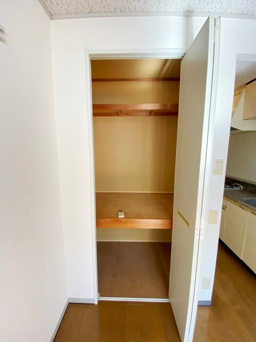 物件内観写真10　(収納)