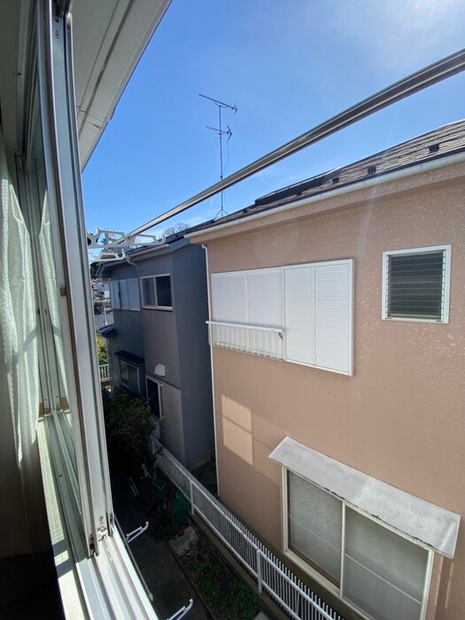 物件内観写真11　(室内からの展望)