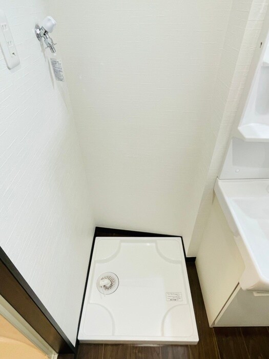 物件内観写真12　(洗濯機置場)