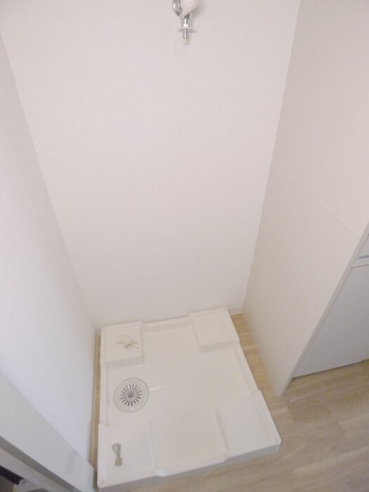 物件内観写真15　(洗濯機置場)