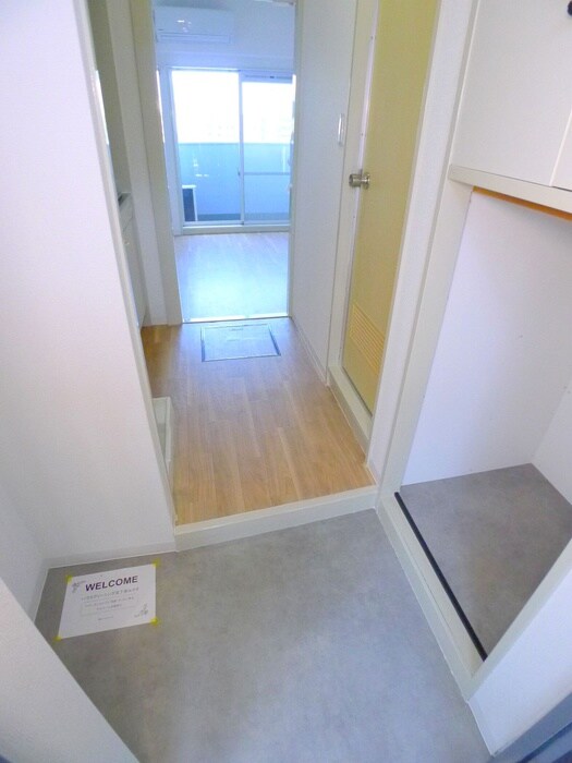 物件内観写真17　(玄関)