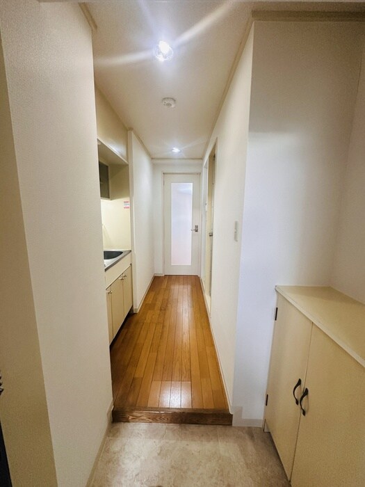 物件内観写真10　(玄関)