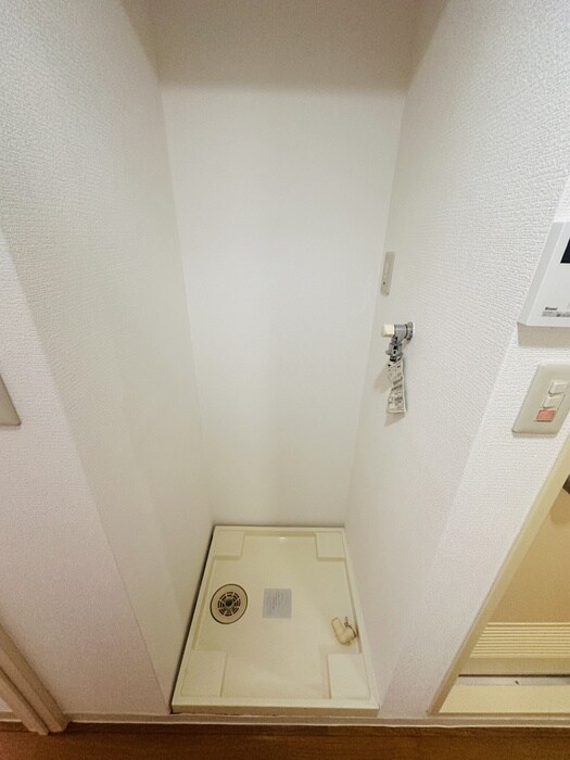 物件内観写真15　(洗濯機置場)