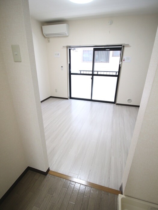 物件内観写真14　(廊下)