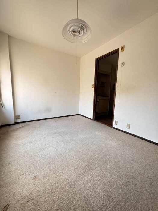 物件内観写真10　(居室)