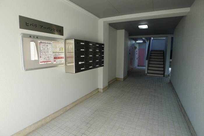 物件外観写真5　(エントランス部分)