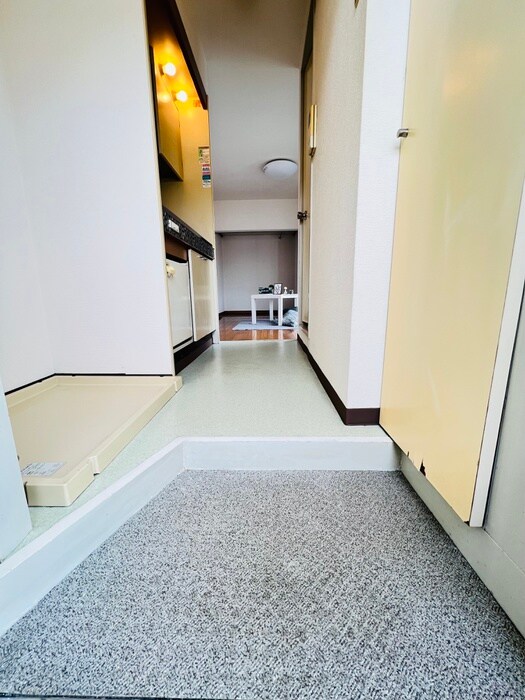 物件内観写真13　(玄関)