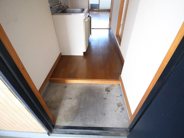 物件内観写真7　(玄関)