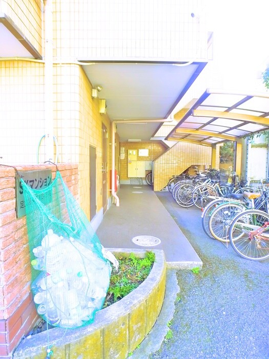 物件外観写真5　(エントランス部分)