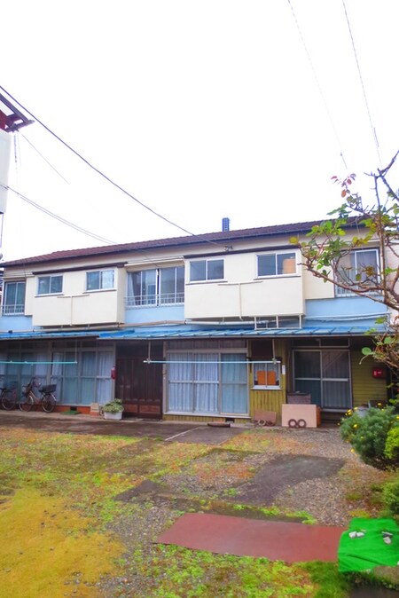 山田荘（北側）外観写真