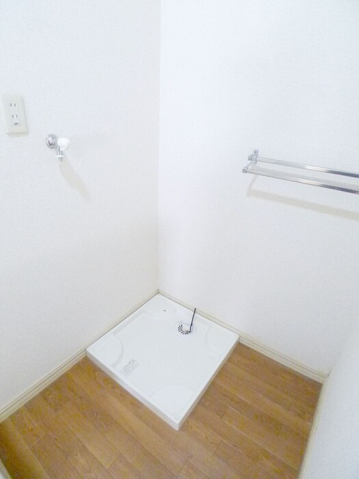 物件内観写真14　(洗濯機置場)